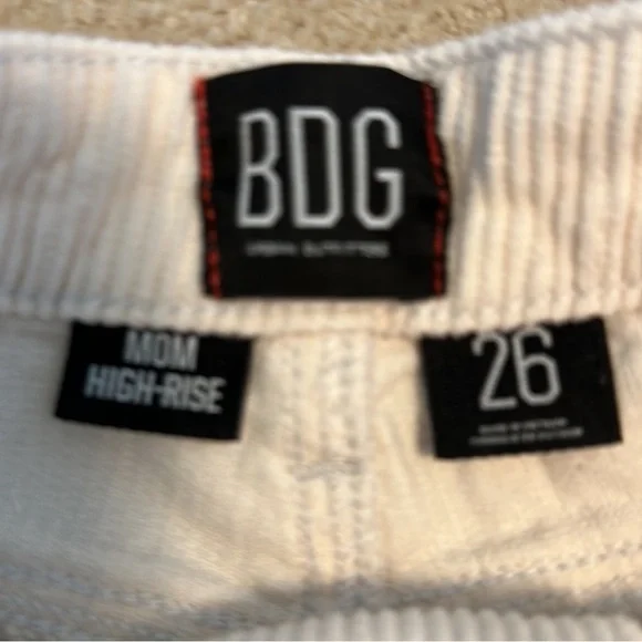 ☁️ BDG corduroy mom jean rare ecru cream color - Picture 2 of 4